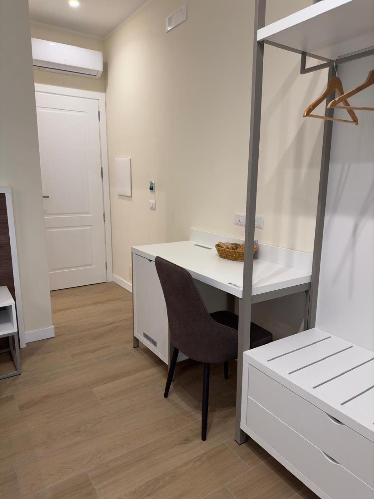 Hotel La Casa Di Ily Neapol Zewnętrze zdjęcie